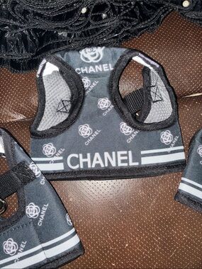 High fashion Black and White Logo Pet Harness-see pic for measurements